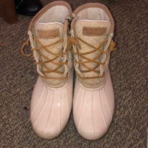 Like pink sperry duck boots